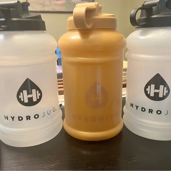 3 Hydrojugs with sleeves - Picture 4 of 5